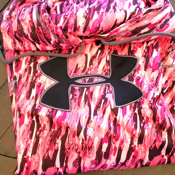 Under Armour Tops - Under Armour